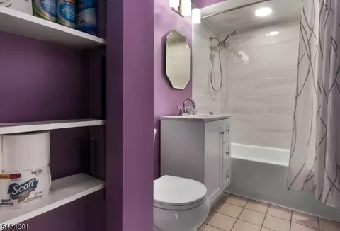 Bath - 150 Barbara Dr, North Plainfield, NJ 07062 photo 2 of 3