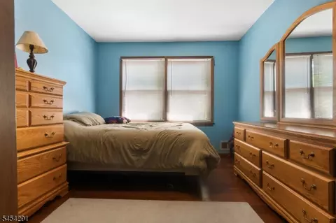 Bedroom - 150 Barbara Dr, North Plainfield, NJ 07062 photo 6 of 8