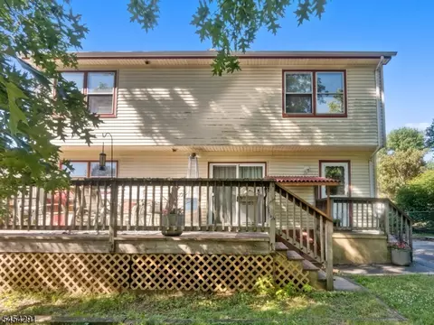 Exterior - 150 Barbara Dr, North Plainfield, NJ 07062 photo 2 of 10
