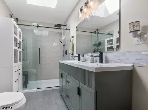 Bath - 150 Barbara Dr, North Plainfield, NJ 07062 photo 1 of 3