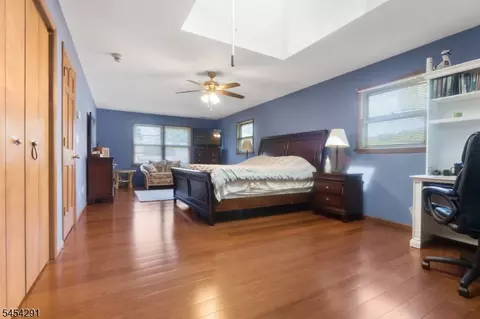 Bedroom - 150 Barbara Dr, North Plainfield, NJ 07062 photo 2 of 8