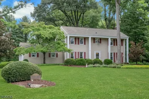 12 Mountain View Dr, Chester, NJ 07930