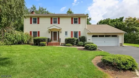 10 Canterbury Pl, Cranford, NJ 07016