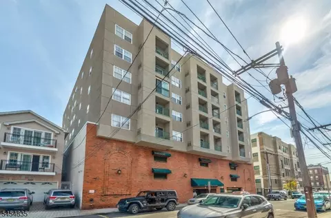 318 54th St #4G, West New York, NJ 07093