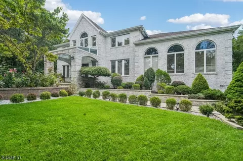 24 Emerson Rd, Morris Plains, NJ 07950