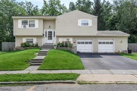 72 Lawrence Dr, Hackettstown, NJ 07840