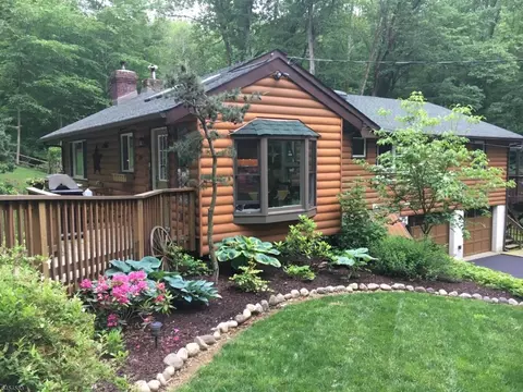 209 Turkey Hill Rd, Asbury, NJ 08802