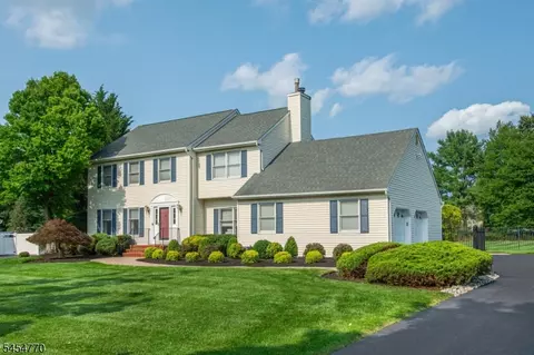 10 Earhart Dr, Succasunna, NJ 07876