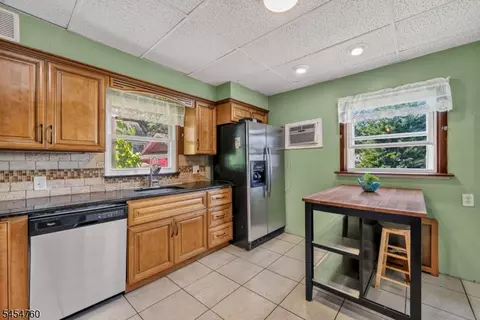 45 Main Ter, Bloomfield, NJ 07003