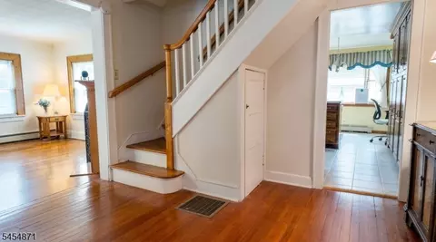 Entry Way - 45 Brook St, Springfield, NJ 07081 photo 5 of 8