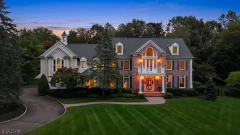 7 Martin Ln, Morristown, NJ 07960