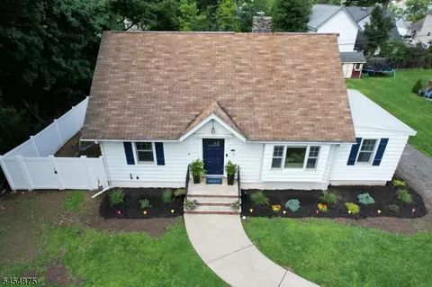 58 Ramapo Rd, Hewitt, NJ 07421