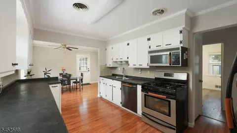 26 Lynn Ave, Middlesex, NJ 08846