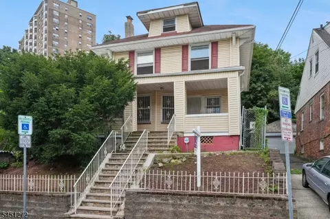 14 Scheerer Ave, Newark, NJ 07112