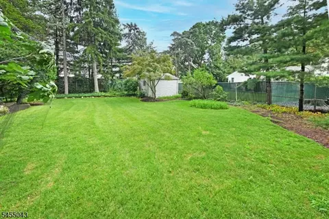 Exterior - 393 Gregory Rd, Paramus, NJ 07652 photo 4 of 6
