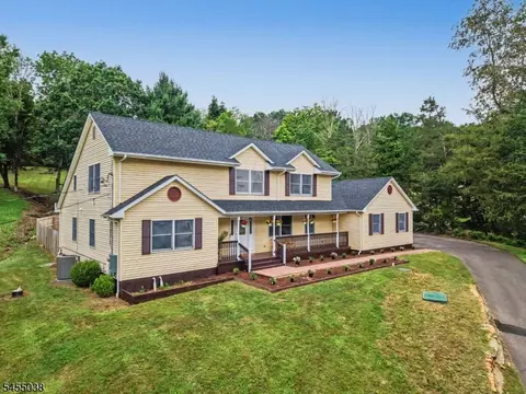105 Nightingale Rd, Blairstown, NJ 07825