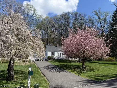 27 Wood Rd, Morristown, NJ 07960
