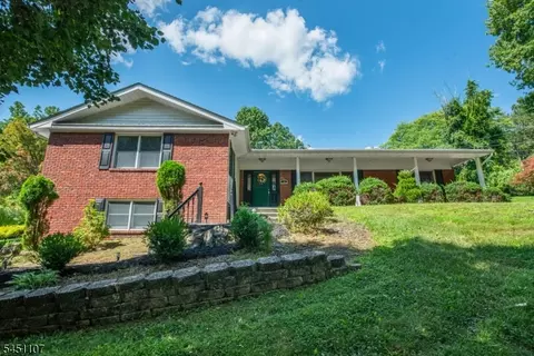 78 Sun Valley Way, Morris Plains, NJ 07950