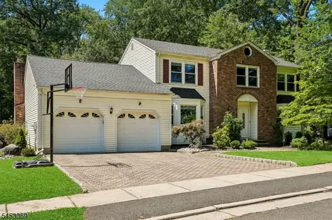 2 Link Pl, Edison, NJ 08820