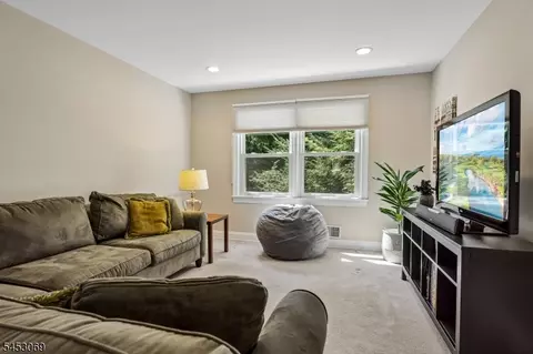 2 Link Pl, Edison, NJ 08820 photo 8