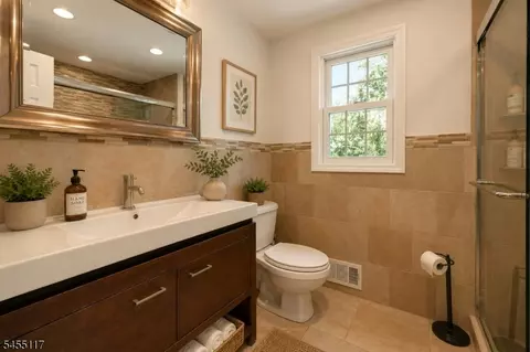 Bath - 259 Ashland Rd, Summit, NJ 07901 photo 2 of 3