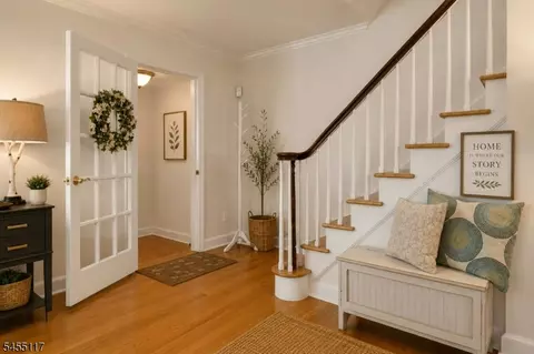 Entry Way - 259 Ashland Rd, Summit, NJ 07901 photo 2 of 3