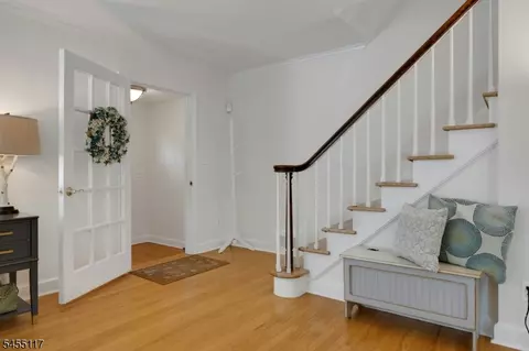 Entry Way - 259 Ashland Rd, Summit, NJ 07901 photo 3 of 3