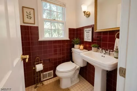 Bath - 259 Ashland Rd, Summit, NJ 07901 photo 1 of 3