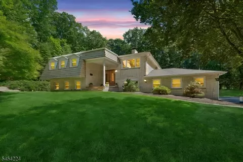 15 Sugar Hill Rd, Kinnelon, NJ 07405