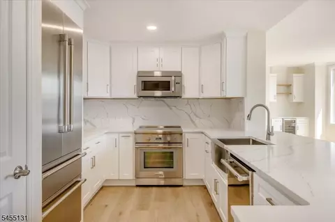 6315 City Pl #315, Edgewater, NJ 07020