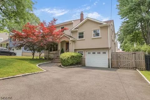 17 Westland Rd, Verona, NJ 07044