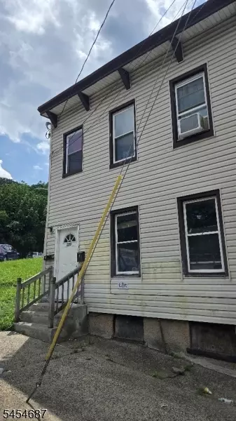 122 Spruce St, Paterson, NJ 07501