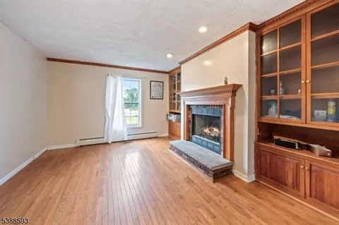 Living - 22 Biser Rd, Flemington, NJ 08822 photo 1 of 2