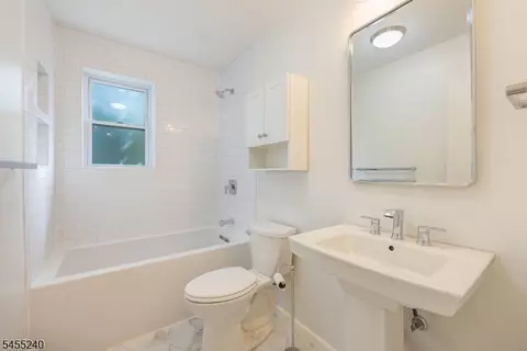 605 Grove St #1, Clifton, NJ 07013