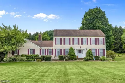 168 Little Philadelphia Rd, Washington, NJ 07882
