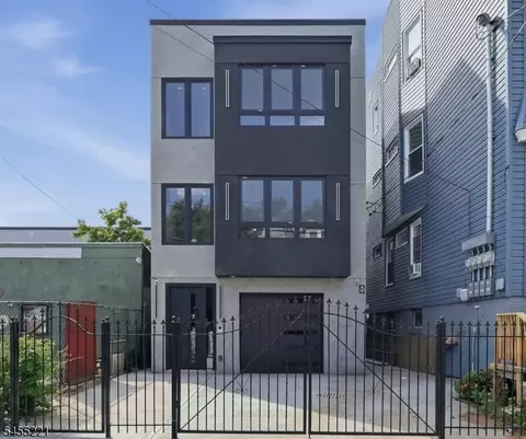 161 21st St, Irvington, NJ 07111