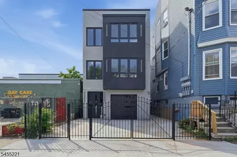 161 21st St, Irvington, NJ 07111