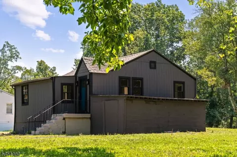107 Oak Grove Rd, Flemington, NJ 08822