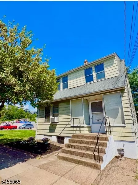 82 Roosevelt Ave, Belleville, NJ 07109