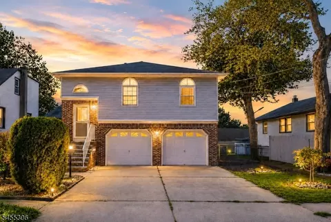 36 Aylin St, Metuchen, NJ 08840
