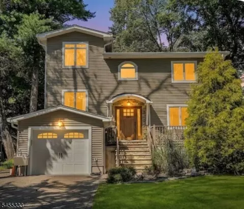 237 Cedar Ln, River Vale, NJ 07675