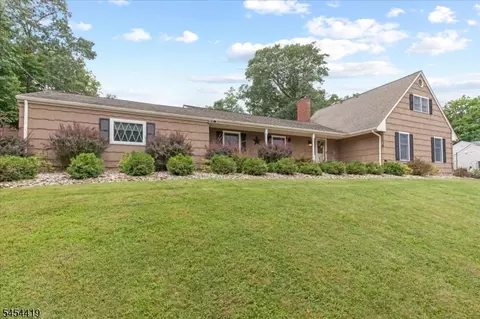 1137 Concord Dr, Bridgewater, NJ 08807