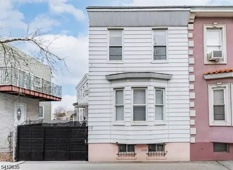 72 Lang St, Newark, NJ 07105