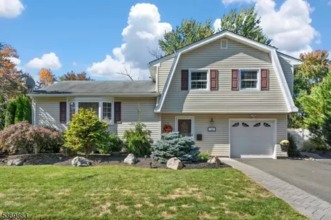 22 Rhonda Pl, Wanaque, NJ 07465
