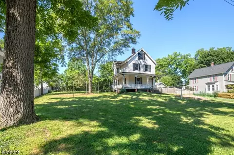 6 Bodine Ave, Gladstone, NJ 07934