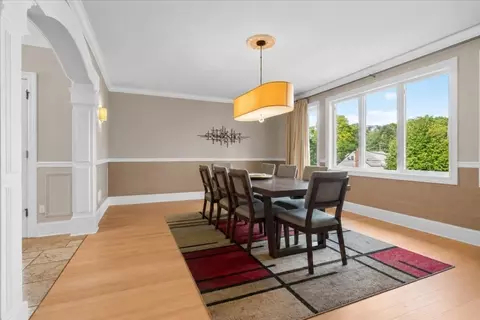 Dining - 412 Valley View Ave, Paramus, NJ 07652 photo 2 of 3