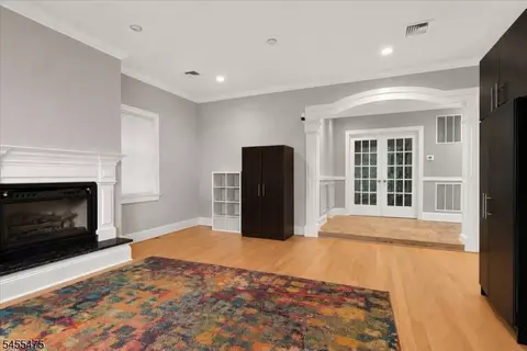 Living - 412 Valley View Ave, Paramus, NJ 07652 photo 4 of 4