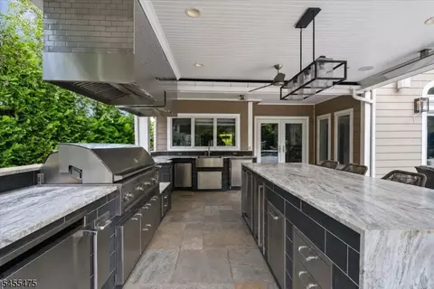 Kitchen - 412 Valley View Ave, Paramus, NJ 07652 photo 5 of 5