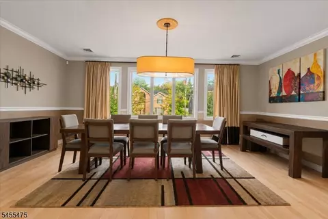 Dining - 412 Valley View Ave, Paramus, NJ 07652 photo 3 of 3