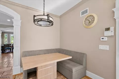 Dining - 412 Valley View Ave, Paramus, NJ 07652 photo 1 of 3